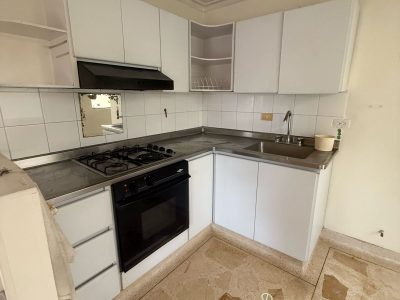 c5c00d8e-b831-4c94-817f-393e0d1f2055